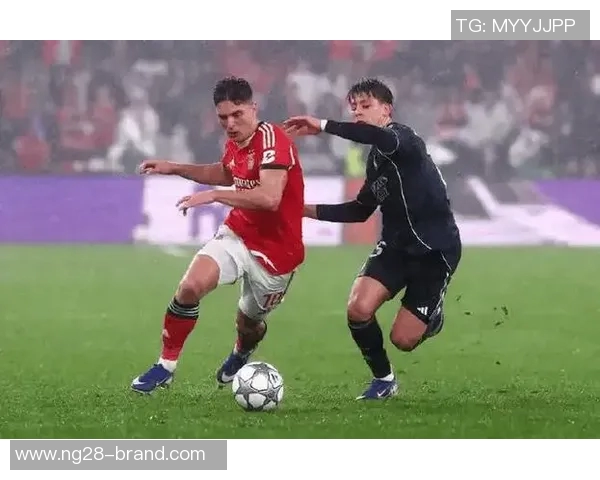 西甲激战本菲卡逆转皇马神奇扑救引发全场狂欢与转会传闻