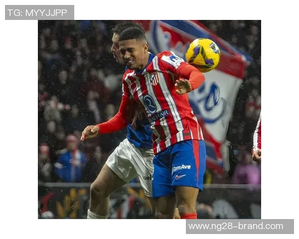 西甲经典对决巴萨3-0击败皇马点球争议引发全场热议