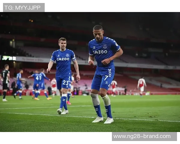 足总杯激战尤文图斯逆转多特蒙德乌龙球引发争议判罚全场沸腾