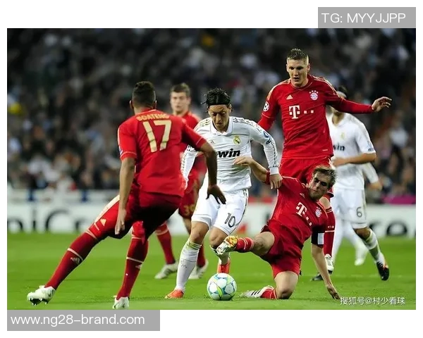 世界杯精彩对决拜仁逆转多特蒙德补时进球点燃全场激情